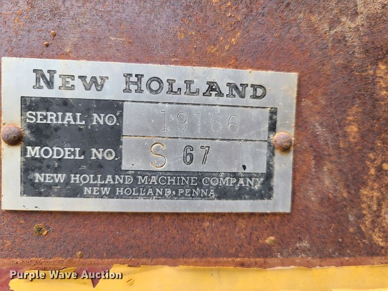image for item IA9252 New Holland S67  small square baler