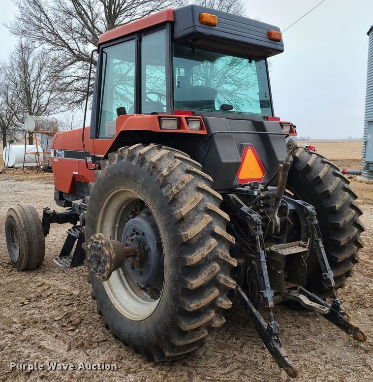 image for item IA9255 1989 Case IH 7110  tractor