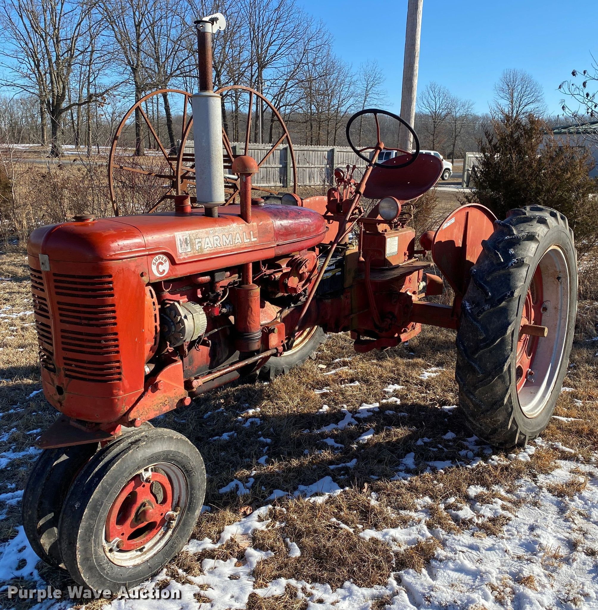 Farmall Super C tractor in Cabool, MO Item HR9420 sold Purple Wave