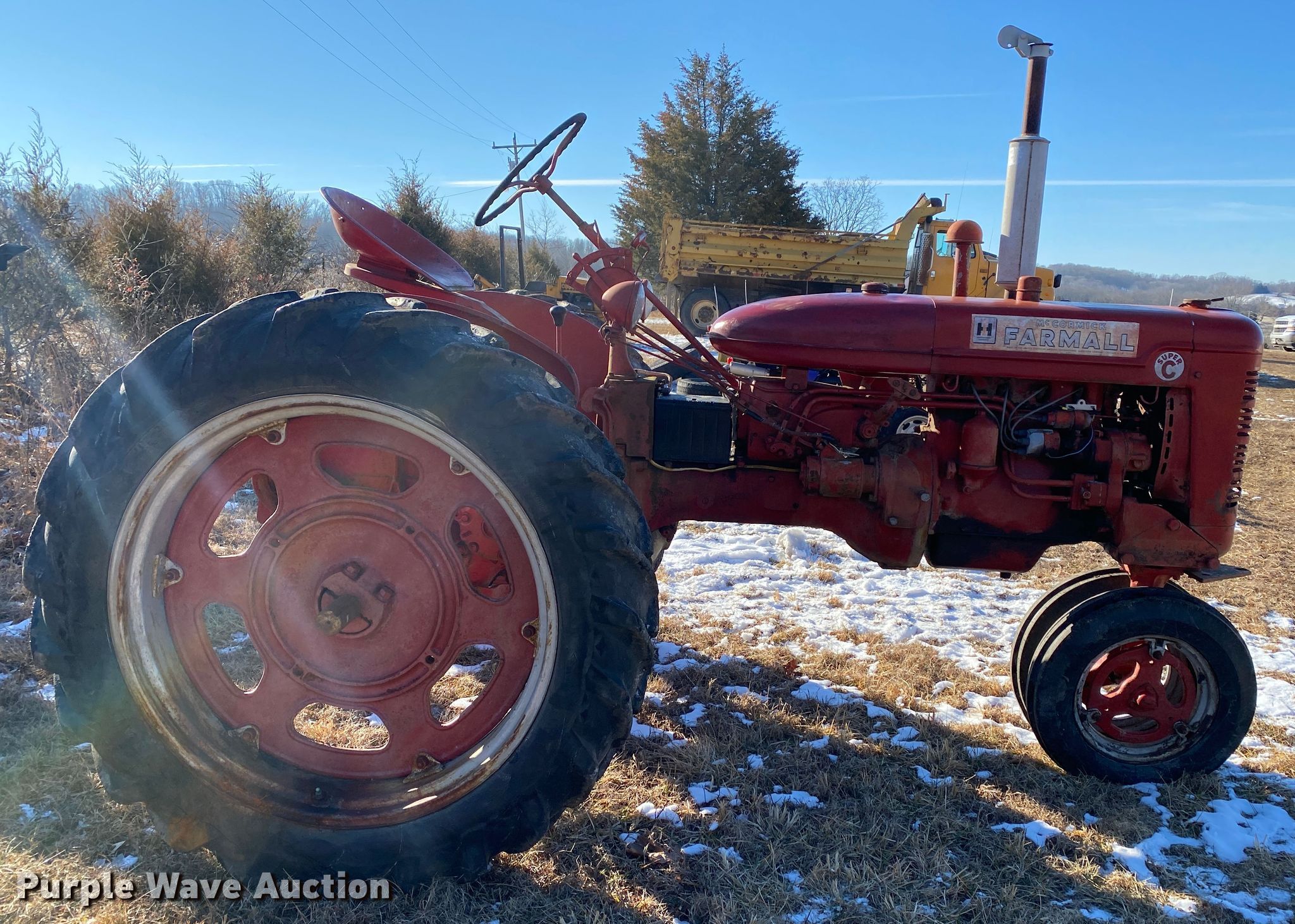 Farmall Super C tractor in Cabool, MO Item HR9420 sold Purple Wave