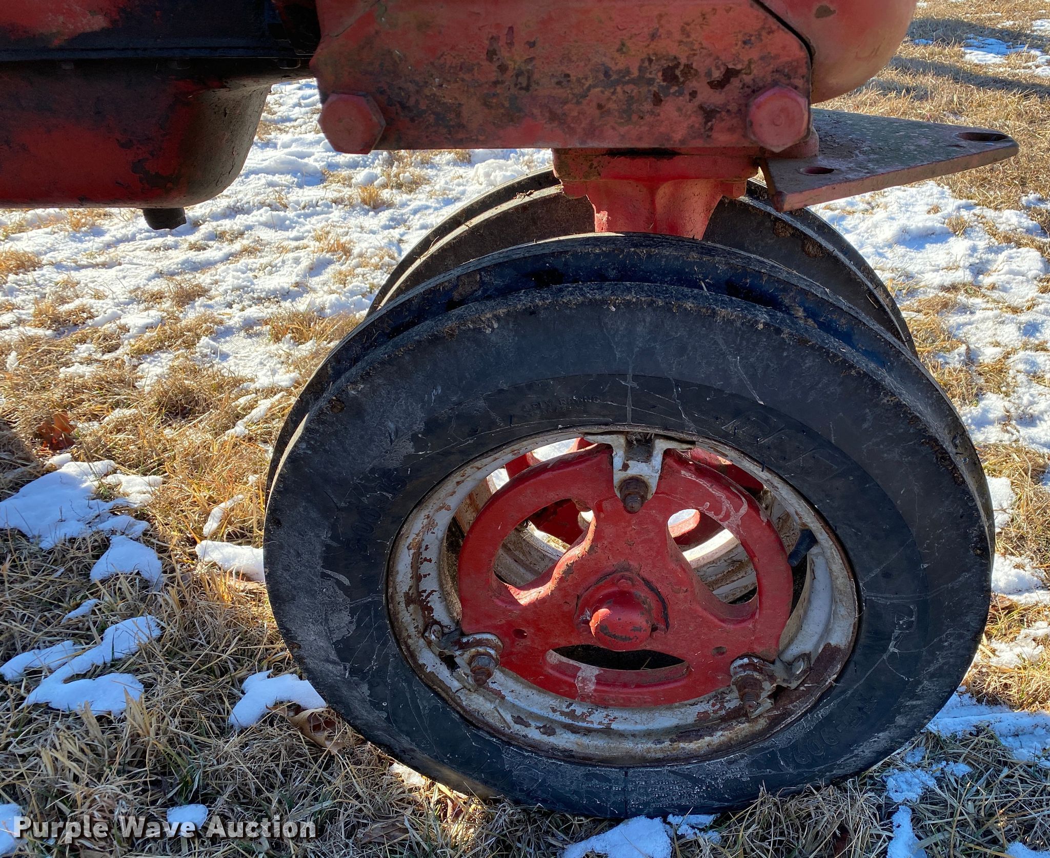 Farmall Super C tractor in Cabool, MO Item HR9420 sold Purple Wave