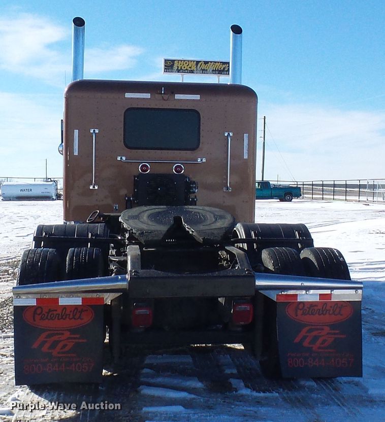 image for item DC2765 2013 Peterbilt 389  semi truck