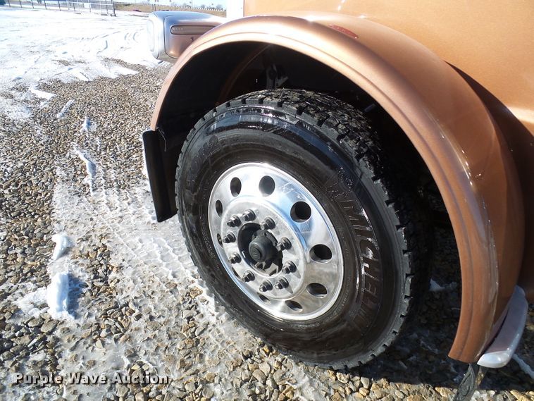 image for item DC2765 2013 Peterbilt 389  semi truck