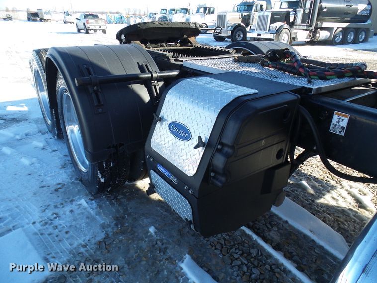 image for item DC2765 2013 Peterbilt 389  semi truck