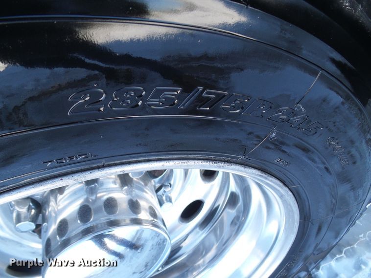 image for item DC2765 2013 Peterbilt 389  semi truck