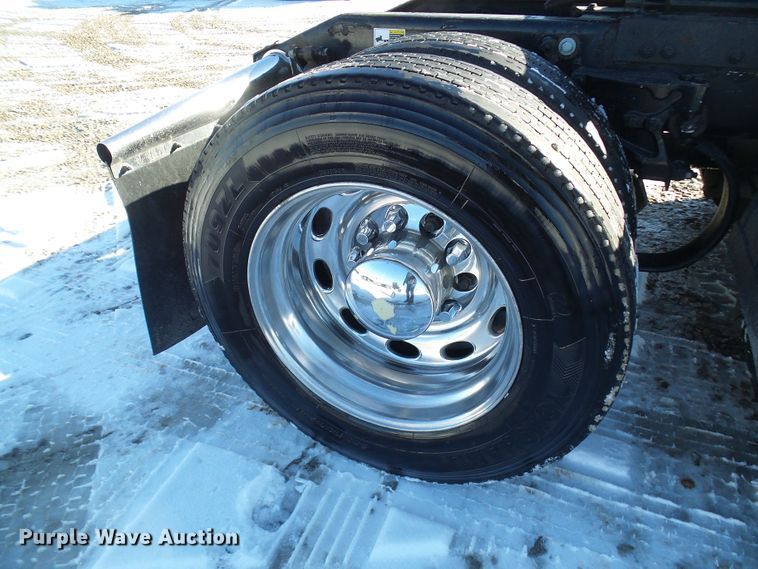 image for item DC2765 2013 Peterbilt 389  semi truck