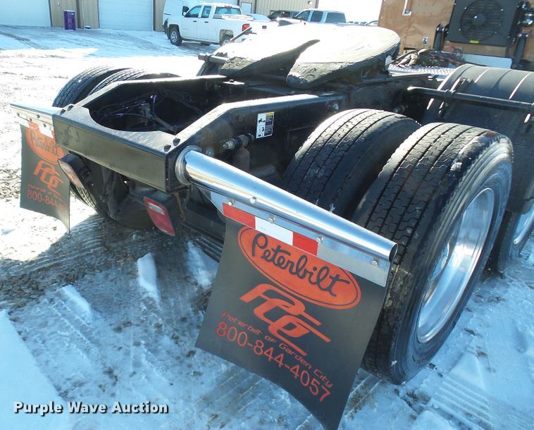 image for item DC2765 2013 Peterbilt 389  semi truck