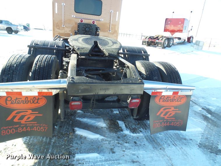 image for item DC2765 2013 Peterbilt 389  semi truck