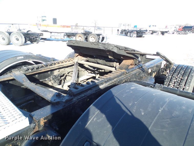 image for item DC2765 2013 Peterbilt 389  semi truck