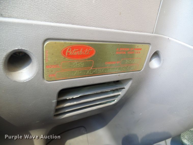 image for item DC2765 2013 Peterbilt 389  semi truck