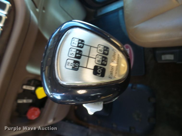 image for item DC2765 2013 Peterbilt 389  semi truck