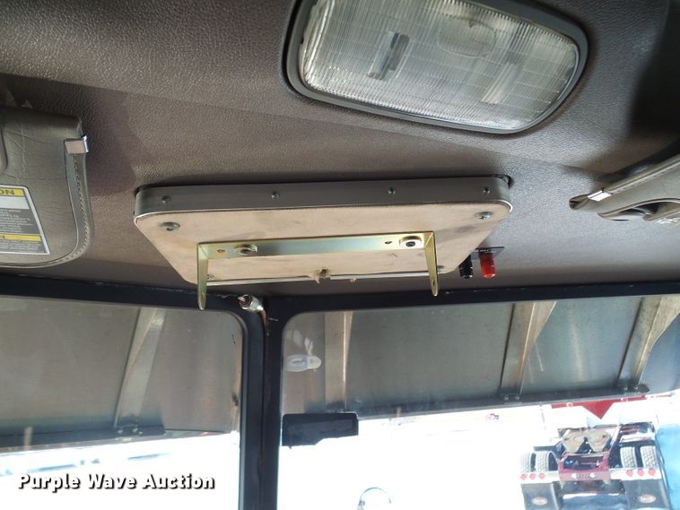 image for item DC2765 2013 Peterbilt 389  semi truck