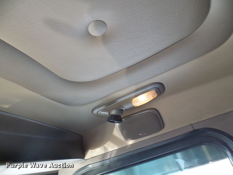 image for item DC2765 2013 Peterbilt 389  semi truck