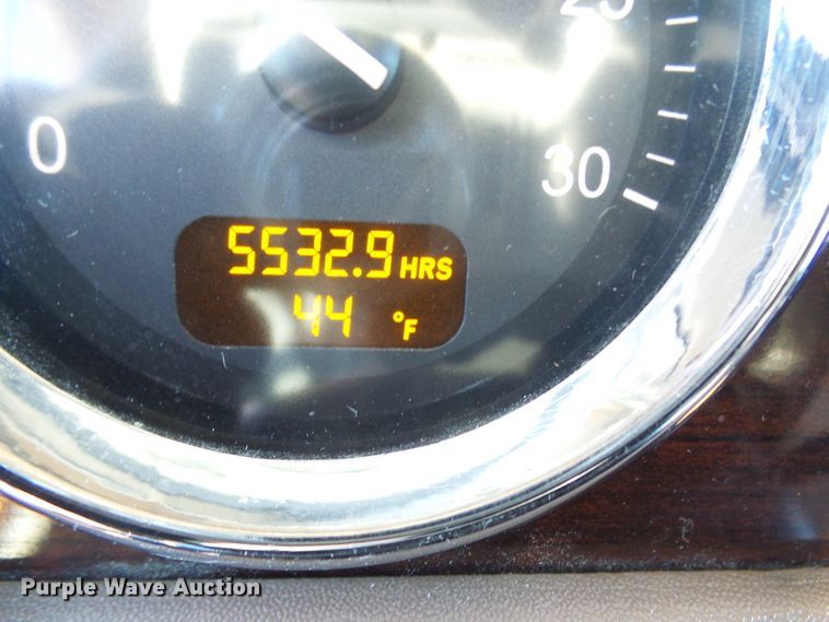 image for item DC2765 2013 Peterbilt 389  semi truck