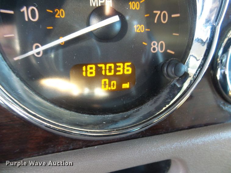 image for item DC2765 2013 Peterbilt 389  semi truck