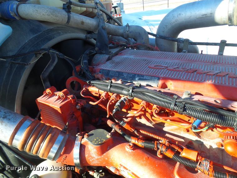 image for item DC2765 2013 Peterbilt 389  semi truck