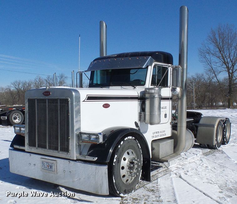 image for item DC2767 2003 Peterbilt 379  semi truck