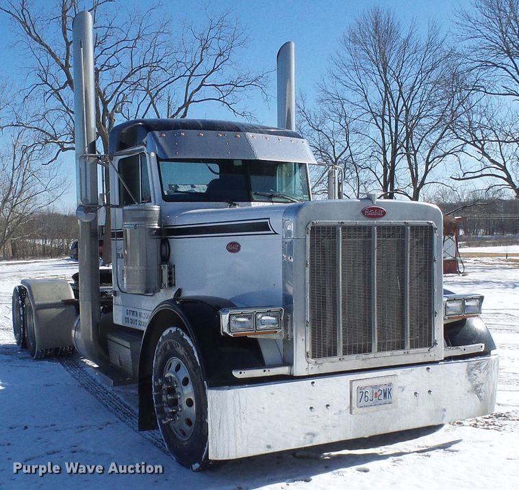 image for item DC2767 2003 Peterbilt 379  semi truck