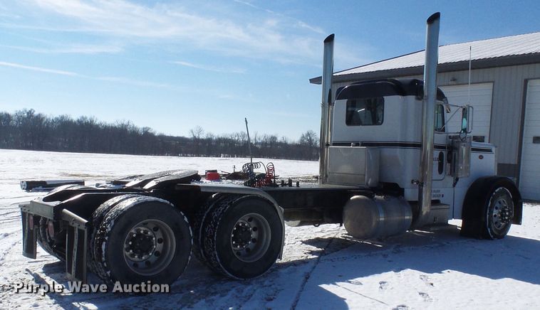 image for item DC2767 2003 Peterbilt 379  semi truck