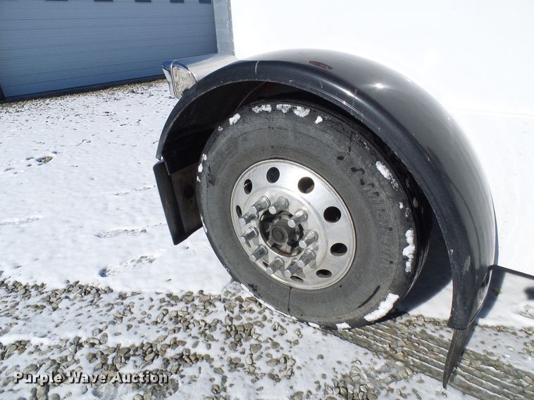 image for item DC2767 2003 Peterbilt 379  semi truck