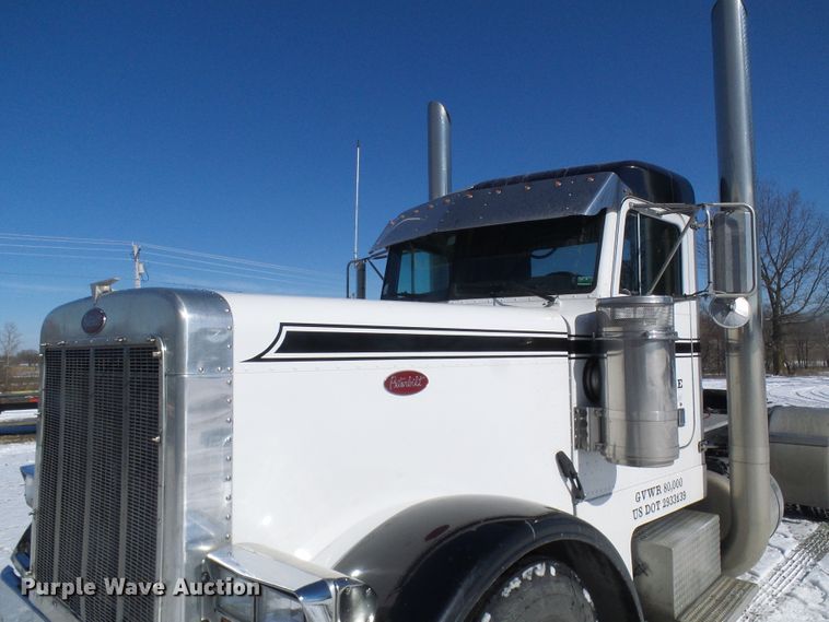 image for item DC2767 2003 Peterbilt 379  semi truck