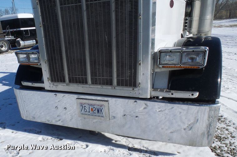 image for item DC2767 2003 Peterbilt 379  semi truck