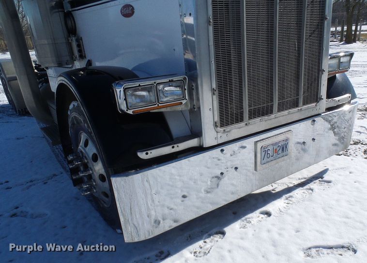 image for item DC2767 2003 Peterbilt 379  semi truck