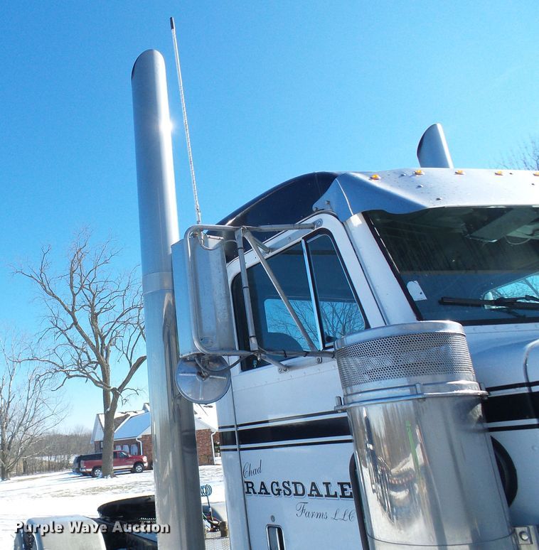 image for item DC2767 2003 Peterbilt 379  semi truck