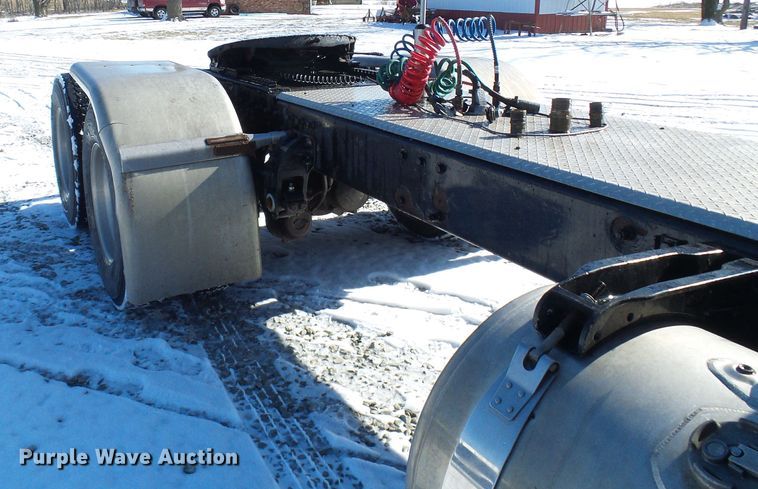 image for item DC2767 2003 Peterbilt 379  semi truck