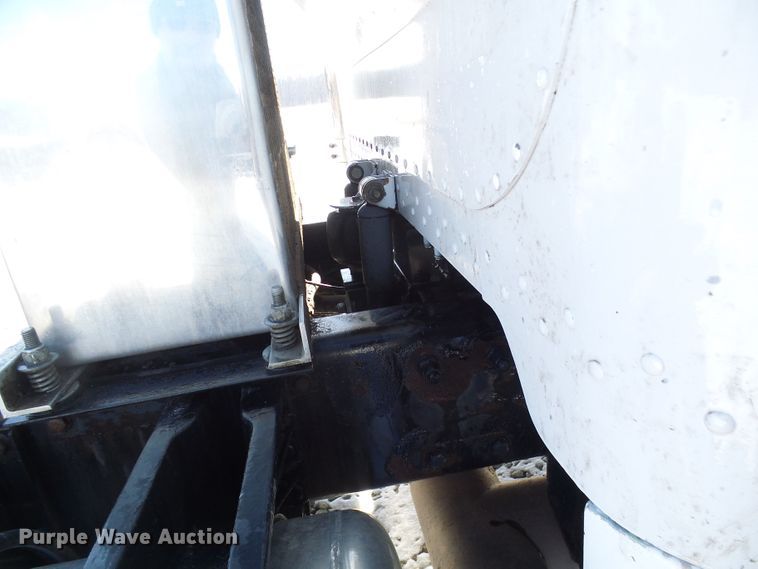 image for item DC2767 2003 Peterbilt 379  semi truck