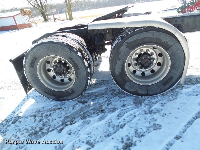 image for item DC2767 2003 Peterbilt 379  semi truck