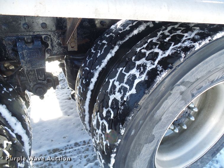 image for item DC2767 2003 Peterbilt 379  semi truck