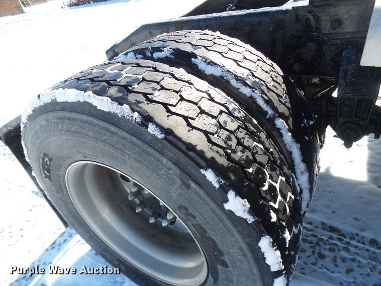 image for item DC2767 2003 Peterbilt 379  semi truck