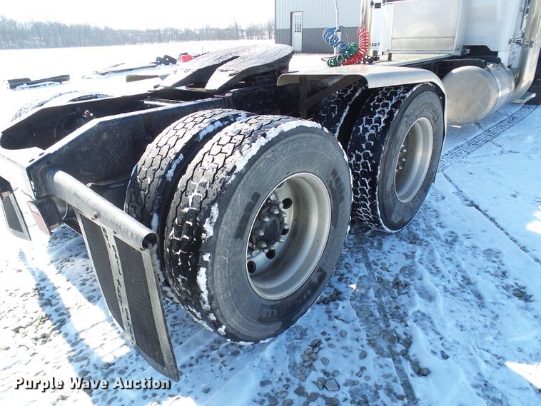 image for item DC2767 2003 Peterbilt 379  semi truck