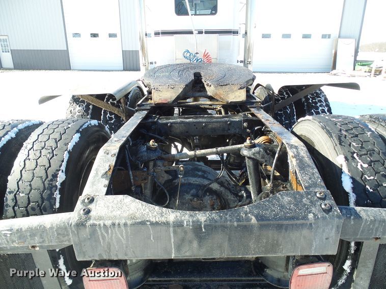 image for item DC2767 2003 Peterbilt 379  semi truck