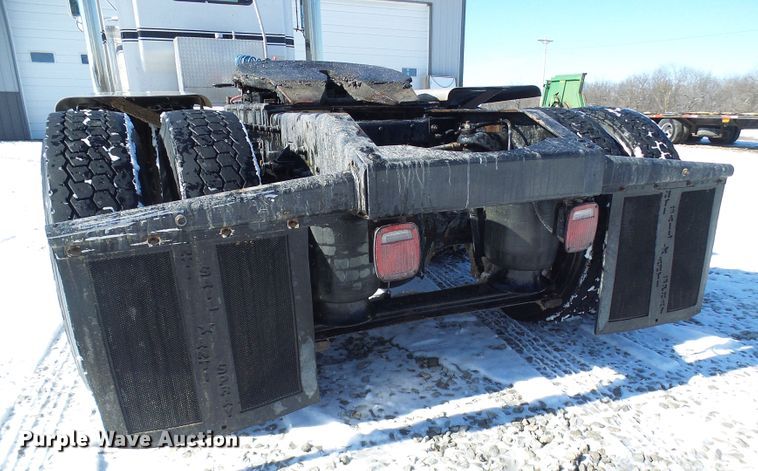 image for item DC2767 2003 Peterbilt 379  semi truck