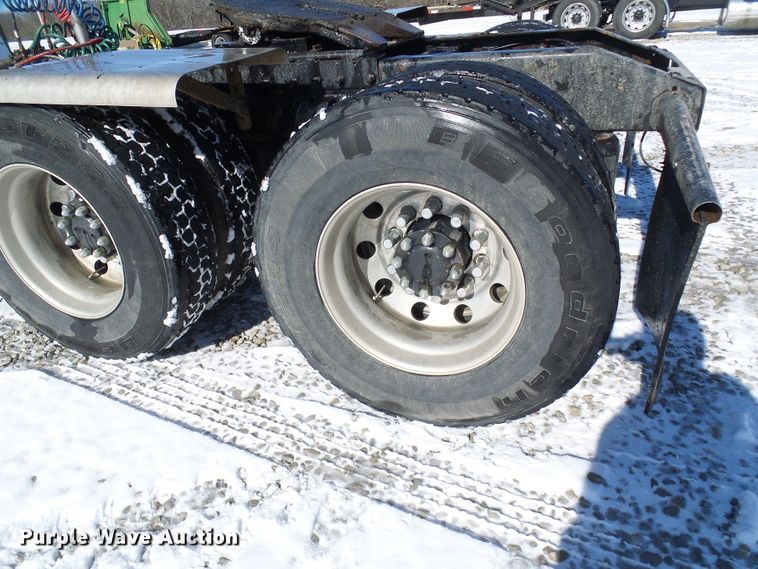 image for item DC2767 2003 Peterbilt 379  semi truck