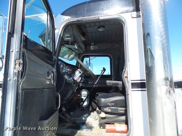 image for item DC2767 2003 Peterbilt 379  semi truck