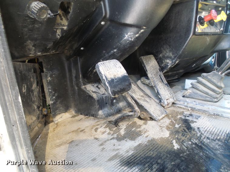 image for item DC2767 2003 Peterbilt 379  semi truck