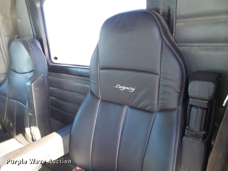 image for item DC2767 2003 Peterbilt 379  semi truck