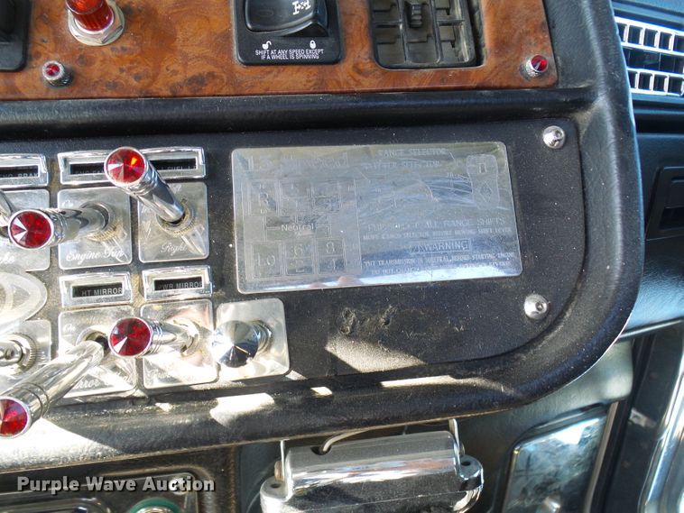 image for item DC2767 2003 Peterbilt 379  semi truck