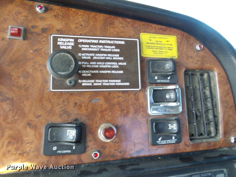 image for item DC2767 2003 Peterbilt 379  semi truck