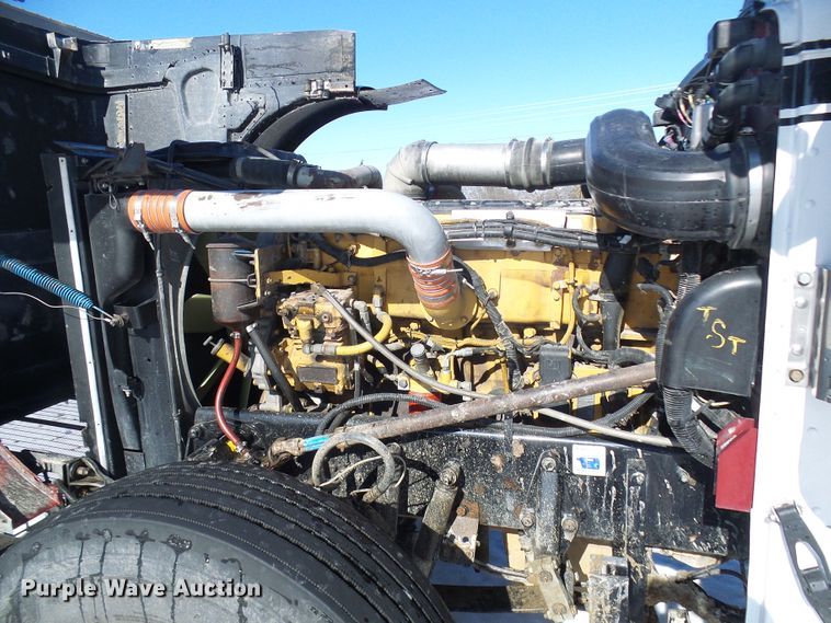 image for item DC2767 2003 Peterbilt 379  semi truck