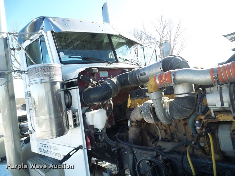 image for item DC2767 2003 Peterbilt 379  semi truck