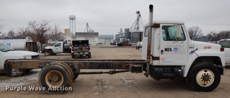 image for item DF6347 1989 International 1954  truck cab and chassis