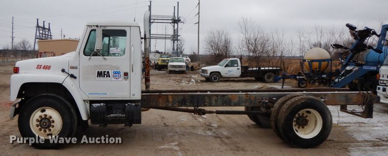 image for item DF6347 1989 International 1954  truck cab and chassis