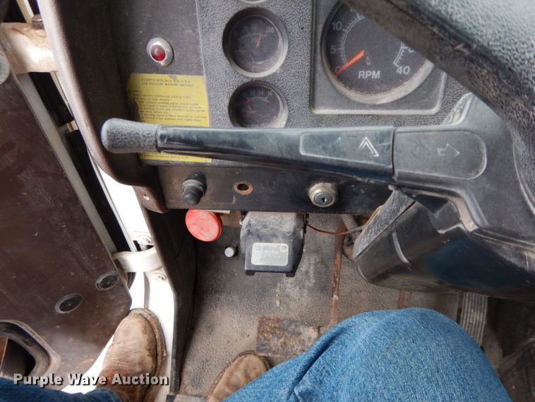 image for item DF6347 1989 International 1954  truck cab and chassis