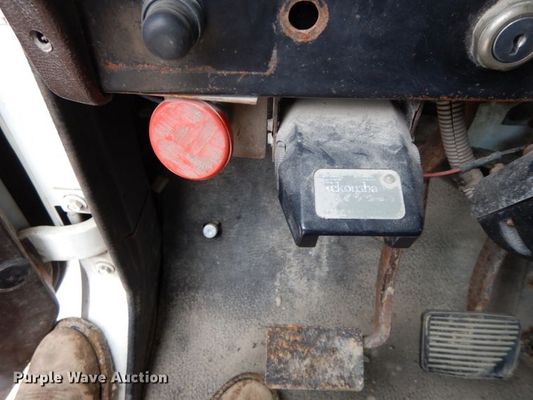 image for item DF6347 1989 International 1954  truck cab and chassis