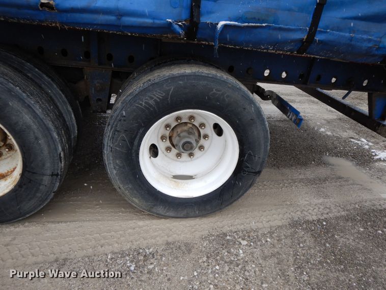 image for item DF6416 2002 Utility  side curtain trailer