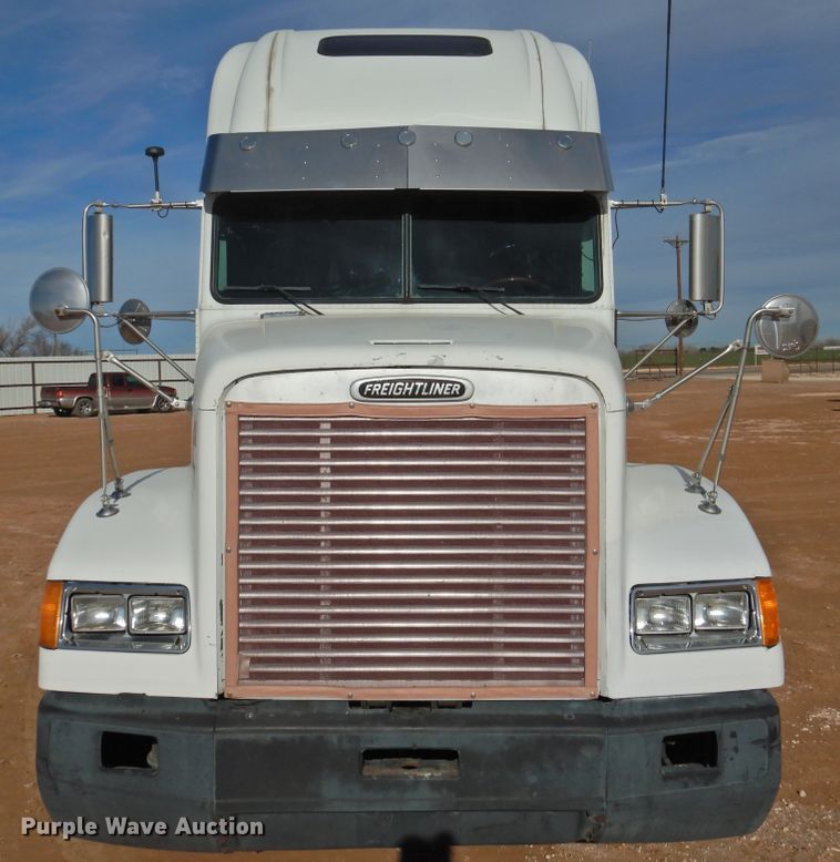 image for item DG1659 2000 Freightliner FLD120  semi truck